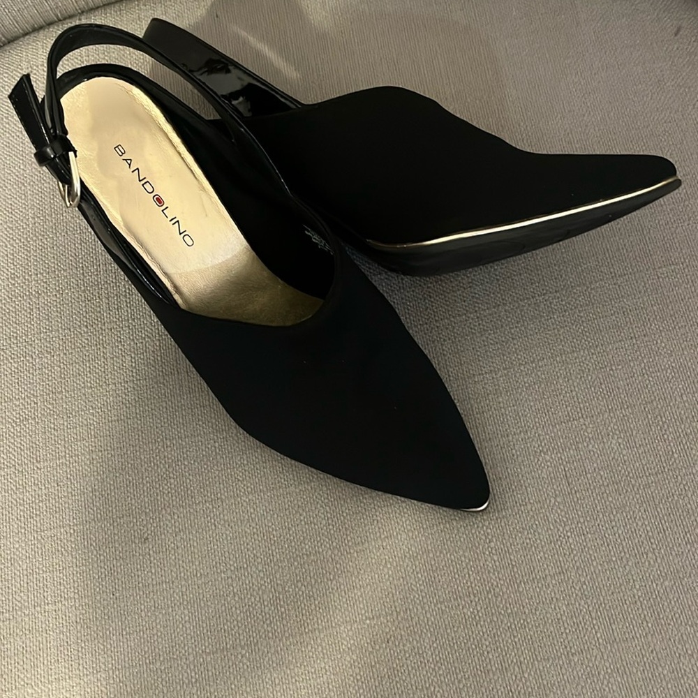 Bandolino Black Pointed-Toe Heels